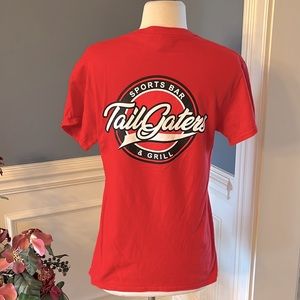 Tailgaters Sports Bar Grill T Shirt Red Cotton Womens Small Short Sleeve Top